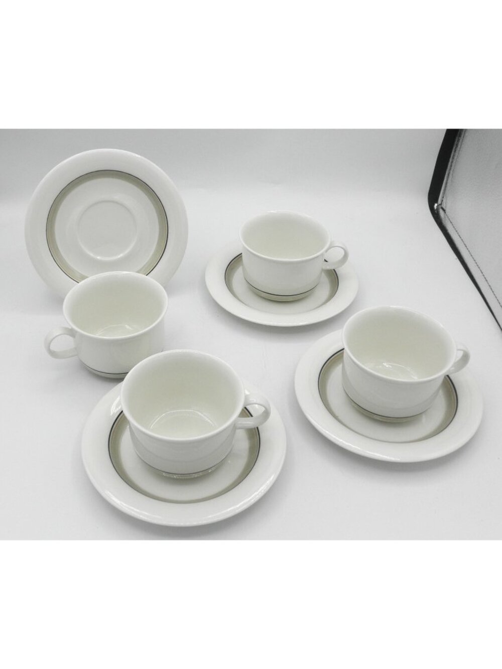 Seita Arctica by Arabia Finland Flat Cup & Saucer Service for 4 Pattern ARASEA
